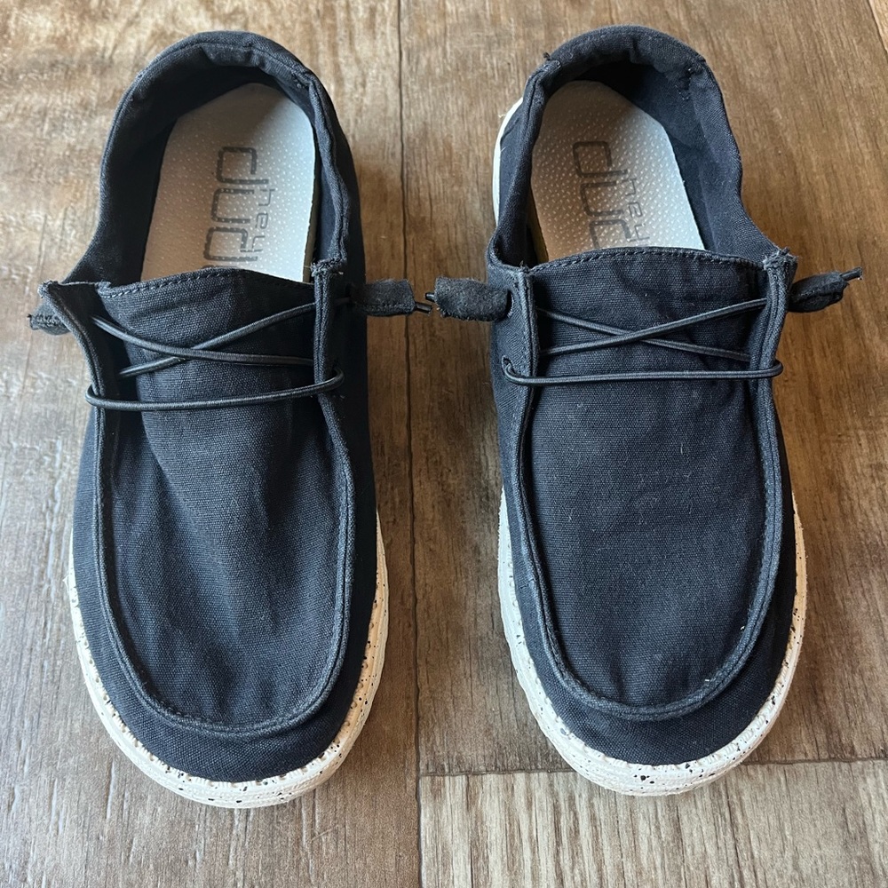 Womens Black Wendy Hey Dudes Size 8